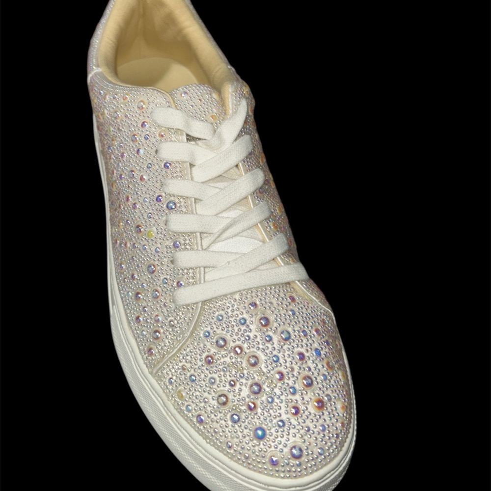 Betsy johnson SIDNY IVORY Sneakers Iridescent Pearl size 11. New Beautiful .NWOT - Picture 7 of 8
